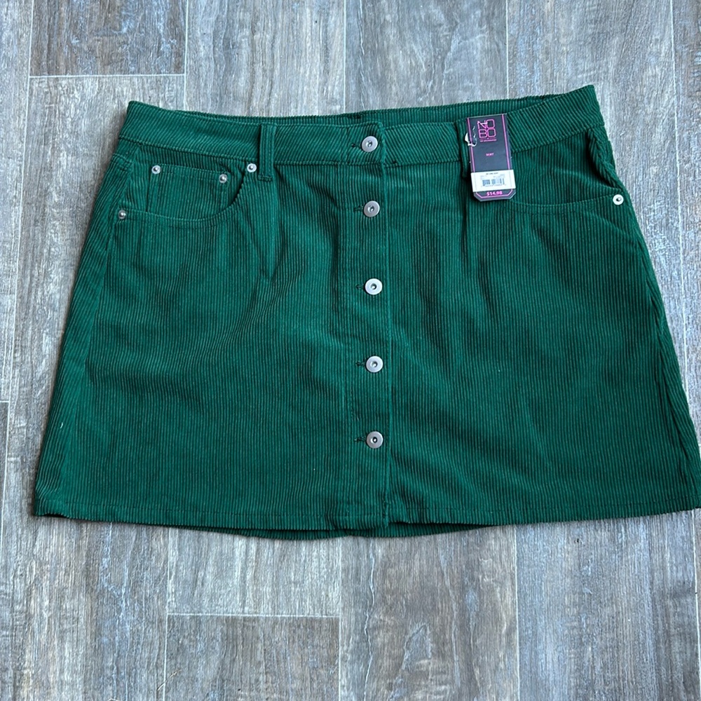 NWT Green No boundaries jean-like mini skirt size 17
